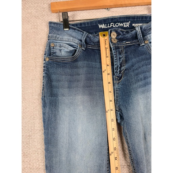 Wallflower Luscious Curvy Bootcut Jeans Womens 11 Short Medium Wash - Picture 5 of 10